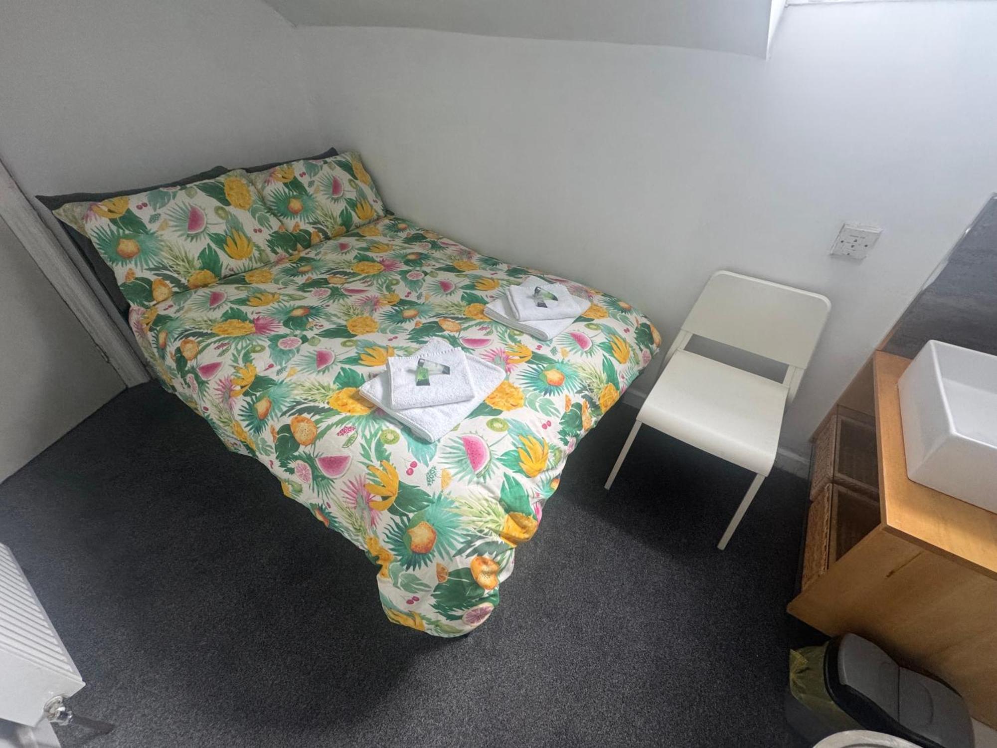 Casa de hóspedes Runway - Minutes From Winter Gardens - Dog Friendly - Exceptionally Quiet - Very Close H&a Social Club (adults Only)