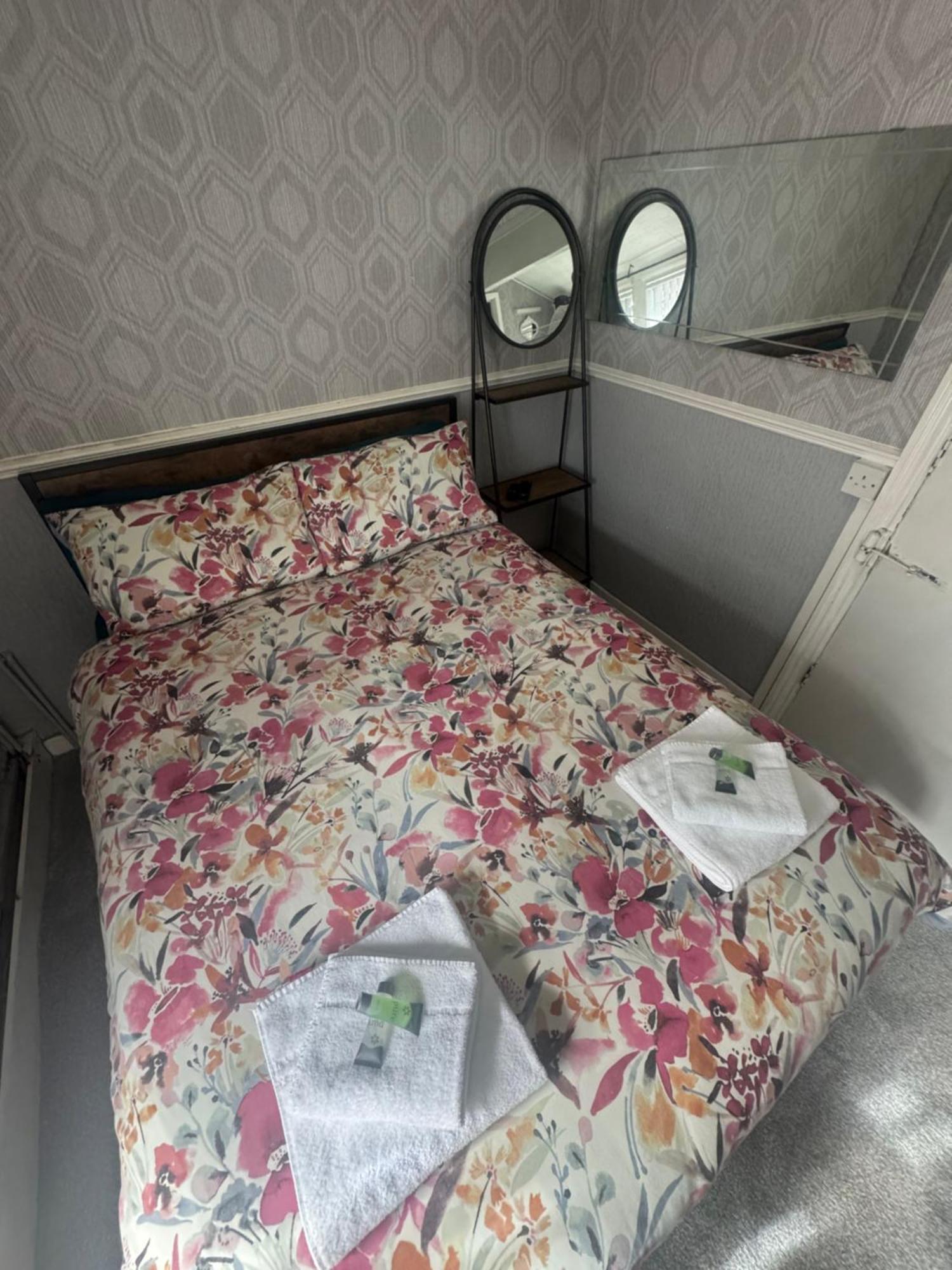 Casa de hóspedes Runway - Minutes From Winter Gardens - Dog Friendly - Exceptionally Quiet - Very Close H&a Social Club (adults Only) *